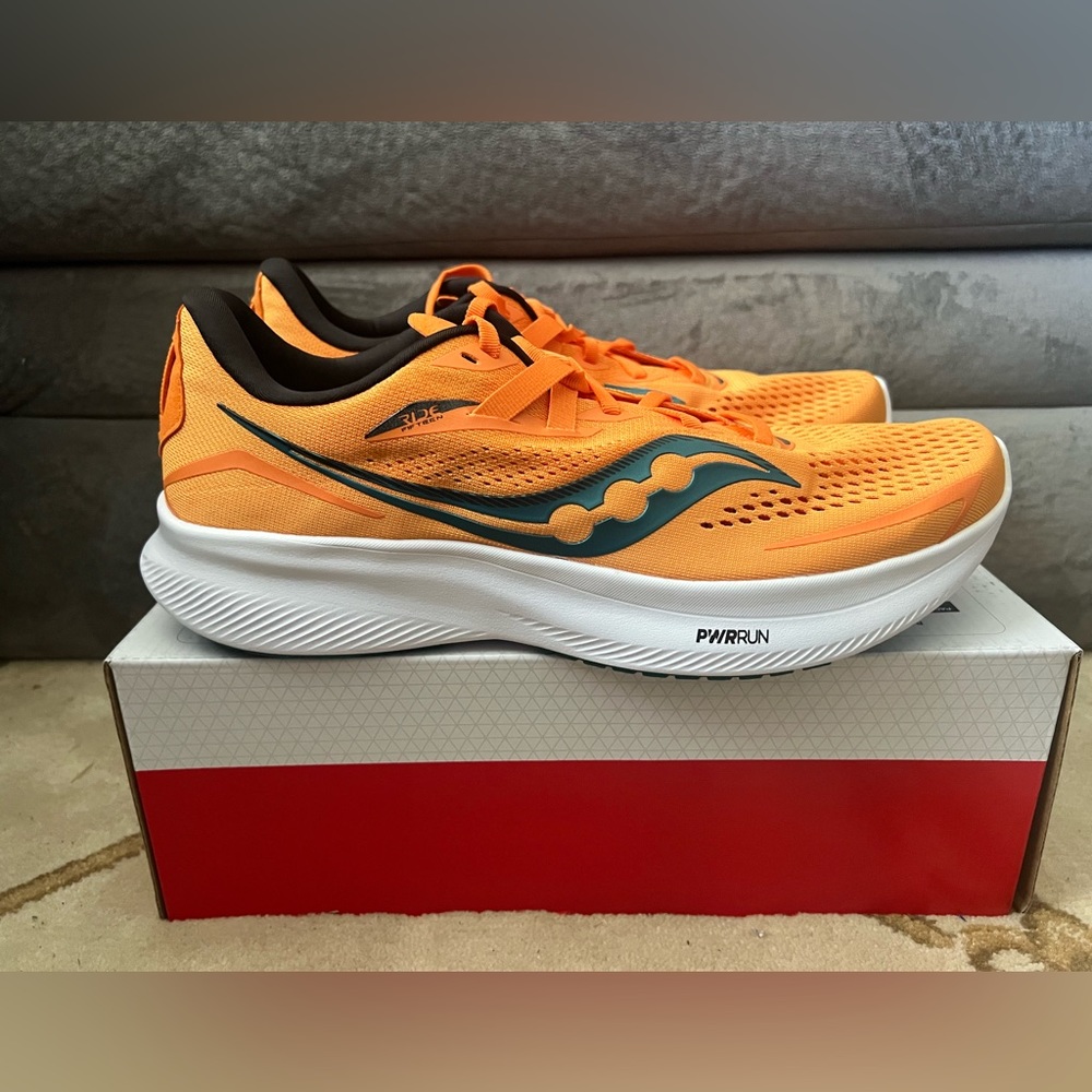 Saucony ride 15 running shoes